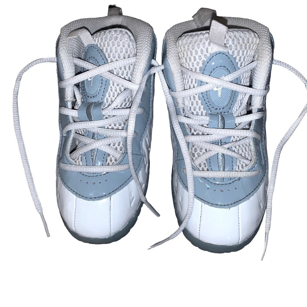 NIKE POSITE ONE (Aura)